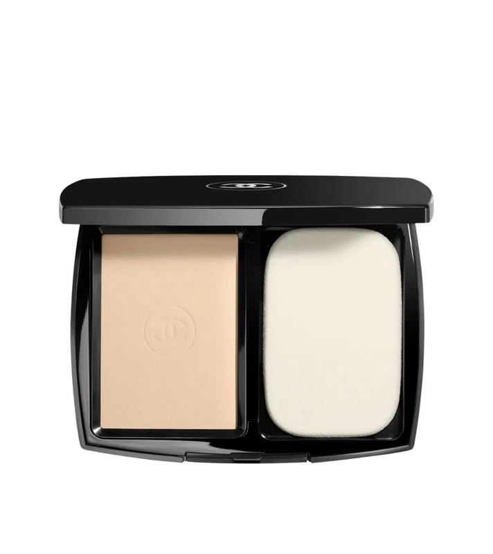 CHANEL LE TEINT ULTRA TENUE ULTRAWEAR COMPACT FOUNDATION SPF15 21 BEIGE— RARE!