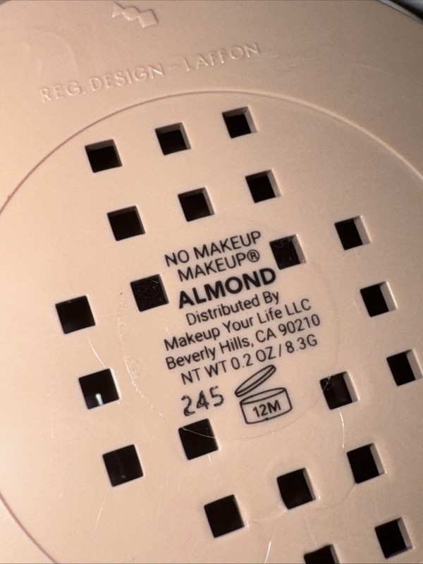NO MAKEUP MAKEUP FOUNDATION & Brush! ALMOND read! Pallet Item.$80 MSRP gallery