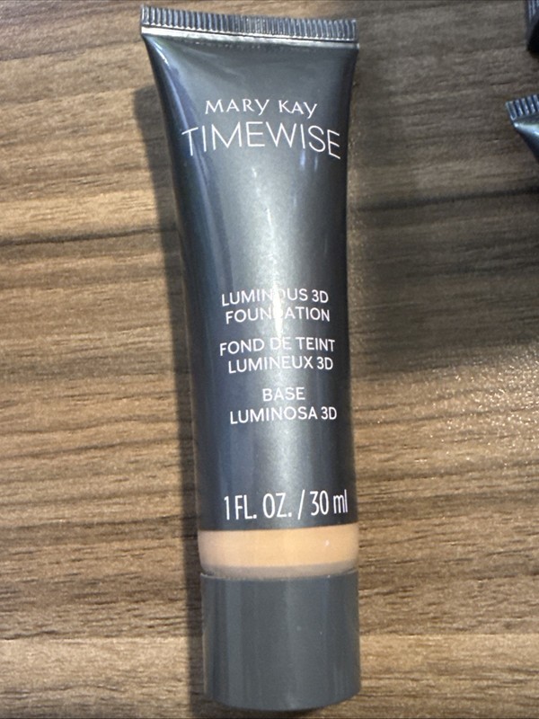 Mary Kay TimeWise LUMINOUS 3D Liquid Foundation Bronze W 130 (154140) 1 Fl. OZ.