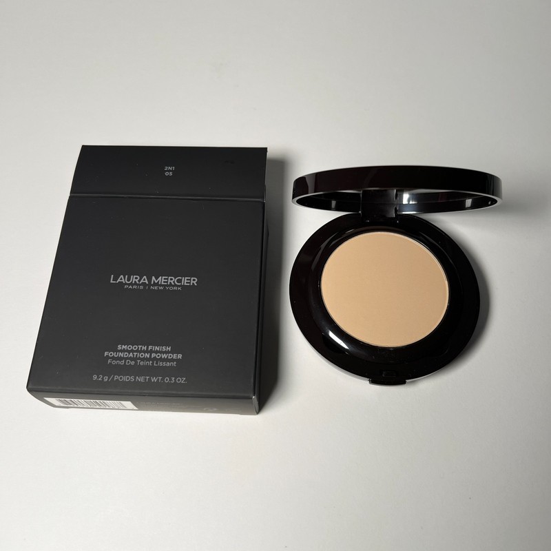 Laura Mercier Smooth Finish Foundation Powder Shade 2N1 05 Full Regular Size