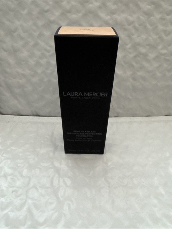 Laura Mercier Real Flawless Weightless Perfecting Foundation #3C2 Toffee