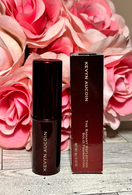 Kevyn Aucoin The Radiant Reflection Solid Foundation #01 Shalom, Full Size NIB