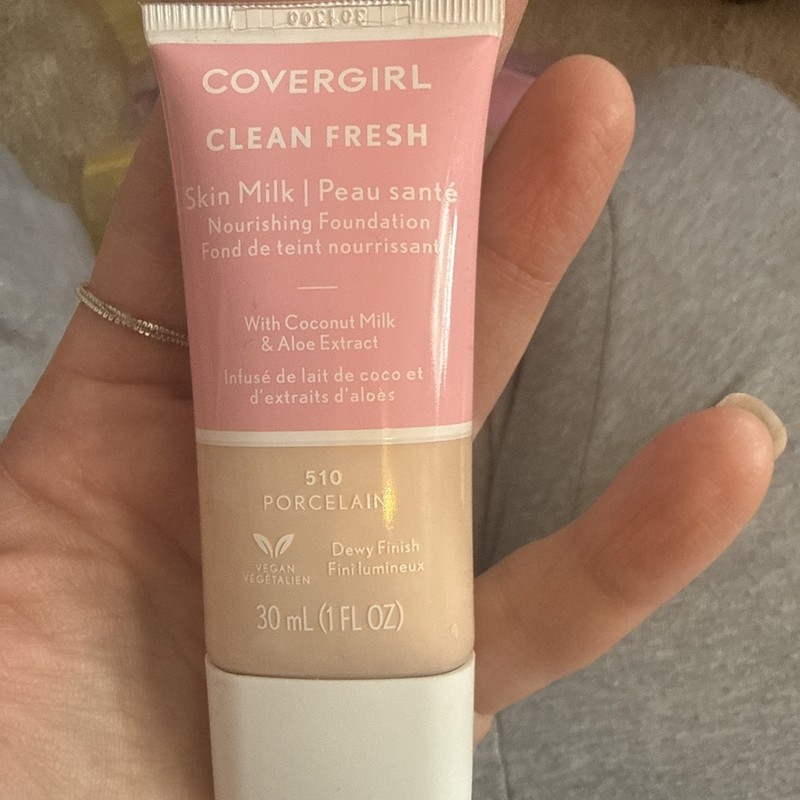 Cover Girl Clean Fresh Skin Milk 510 Porcelain