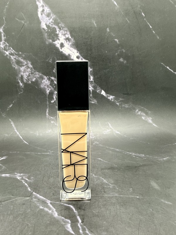 Nars Natural Radiant Longwear Foundation Deauville L4 -1 oz / 30 Ml-