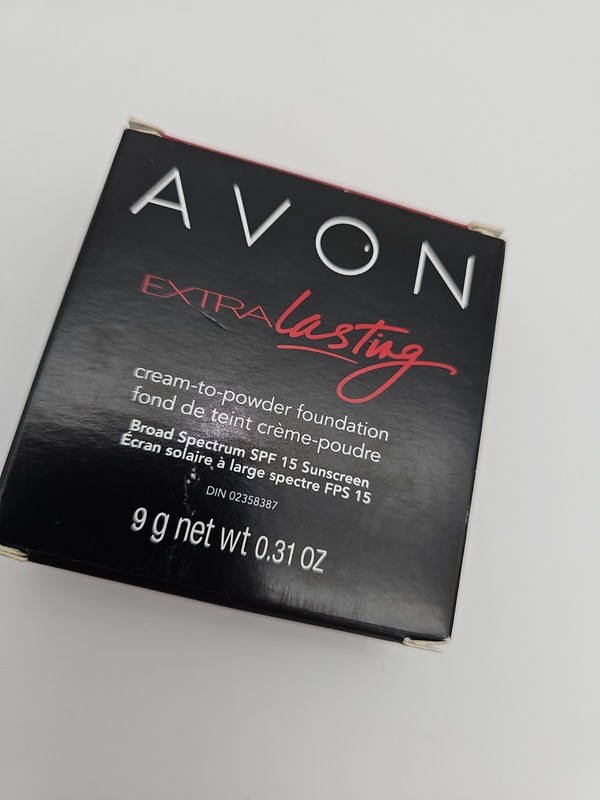 AVON extra lasting cream to powder foundation – porcelain