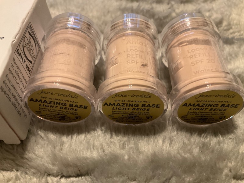 Jane Iredale Amazing Base Loose Powder 3-Refills Light Beige -in replacement box gallery