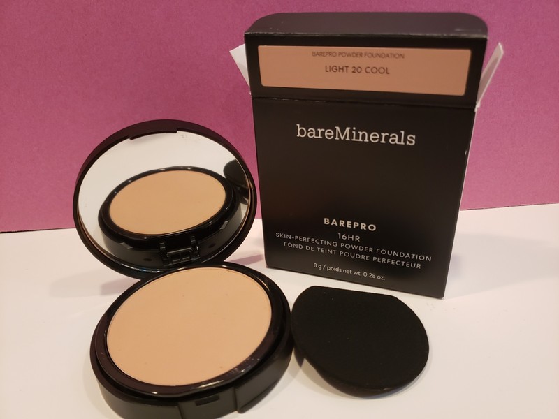 Bare Minerals~Barepro 16Hr Skin Perfecting Powder Foundation~Light 20 Cool