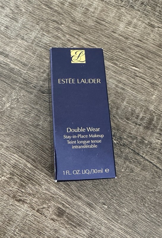 Estee Lauder Double Wear Stay-in-Place Foundation 1 oz/30ml -2C0 Cool Vanilla