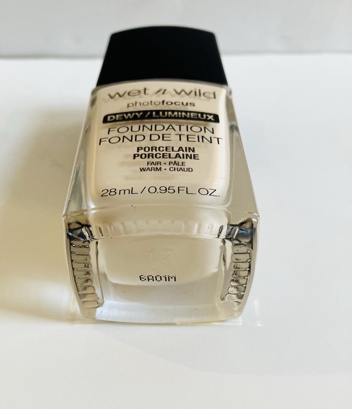 Wet N Wild Photo Focus Foundation #1111517 Dewy gallery