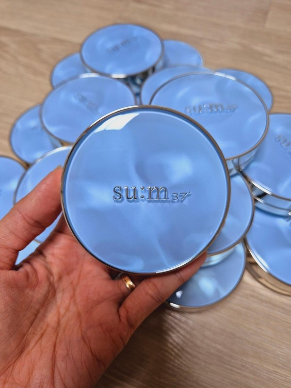 SU:M37 Water-full Mesh Cushion Glow #01 Light Beige SUM37. No Refill
