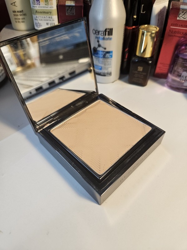 Burberry Fresh Glow Compact Luminous Foundation No.31 ROSY NUDE 0.28oz – FLAW