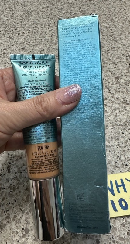 IT Cosmetics CC+ Oil-Free Matte Poreless Cream + Concealer RICH HONEY 1oz/32mL gallery