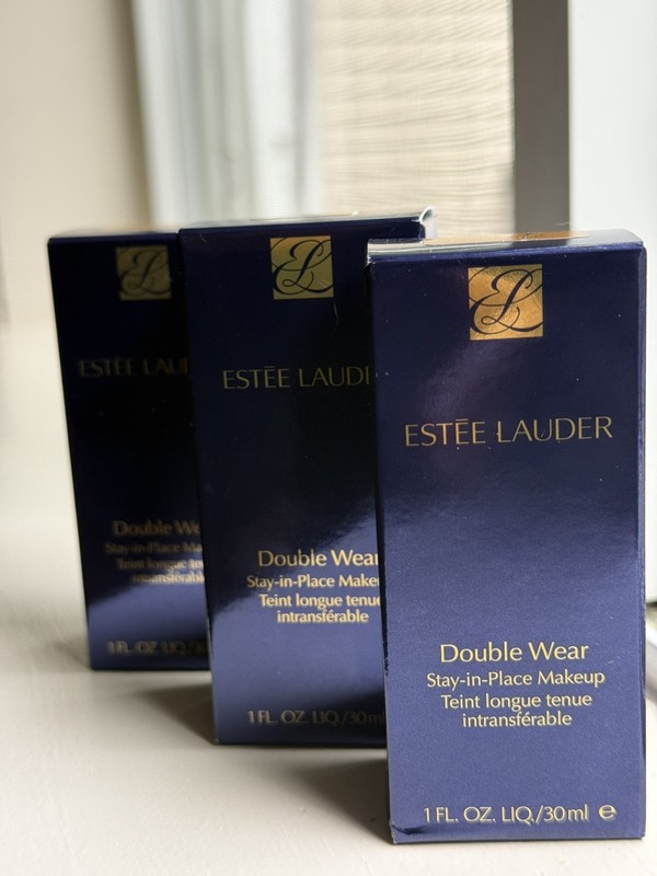 Estée Lauder Double Wear full coverage matte foundation 2W0 1oz