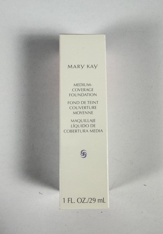 MARY KAY Medium-Coverage Foundation Beige 304 Liquid 1 fl oz. NIB
