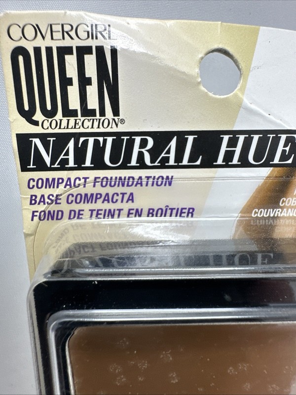COVERGIRL Queen Natural Hue Compact Foundation #Q510 CLASSIC BRONZE See Photos gallery