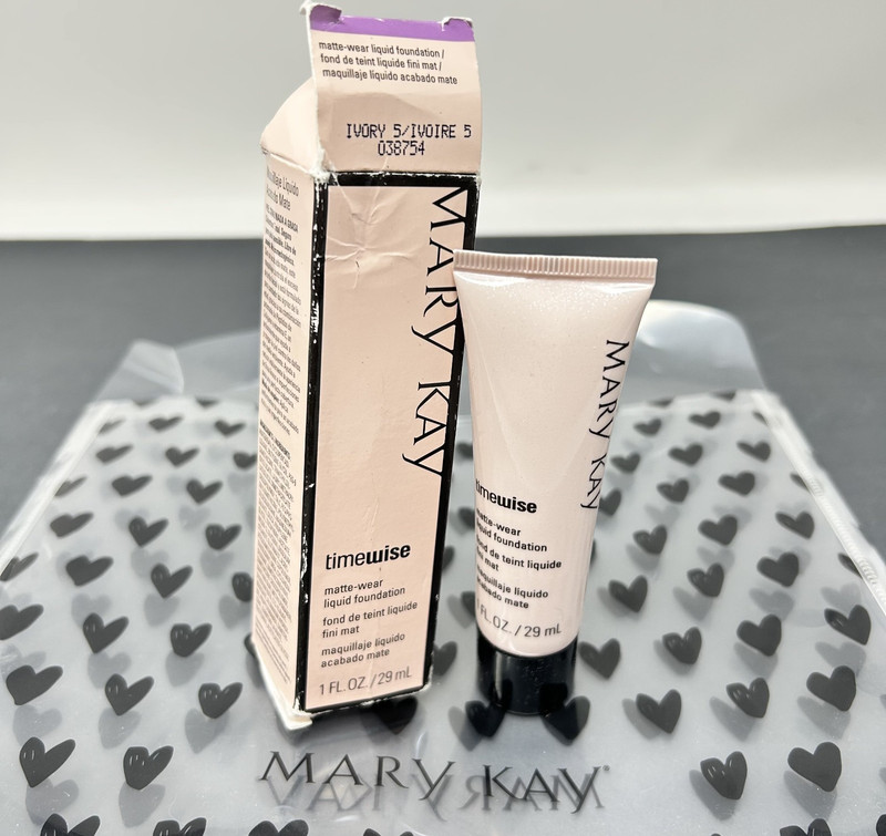 MARY KAY TimeWise Foundation Matte Wear Liquid IVORY 5 #038754 COMBO – OILY