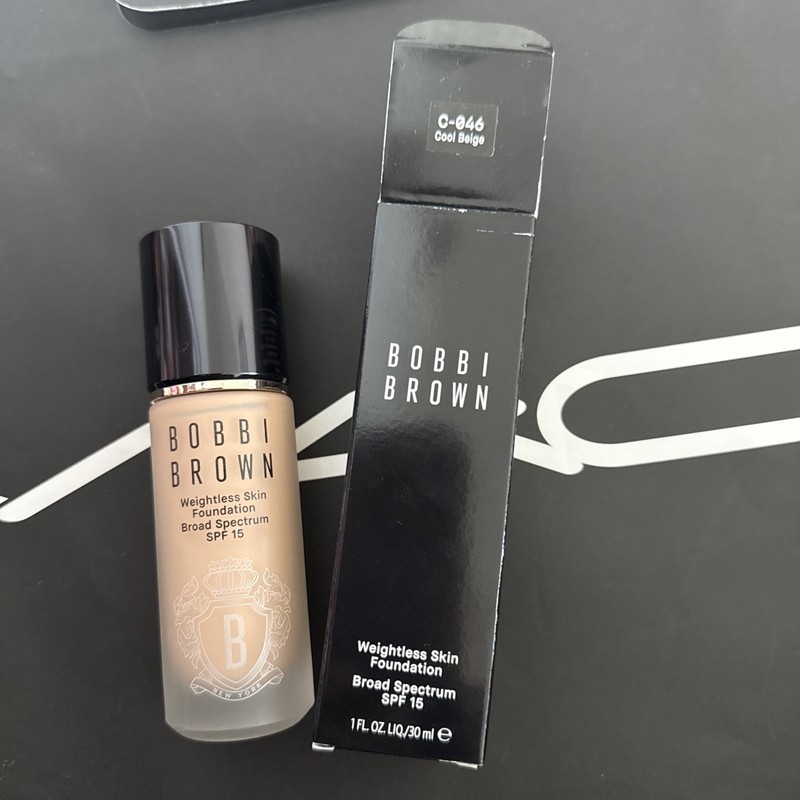 ~C-046 Cool Beige~ Bobbi Brown Weightless Skin Foundation, SPF 15, 1oz/30mL, NIB