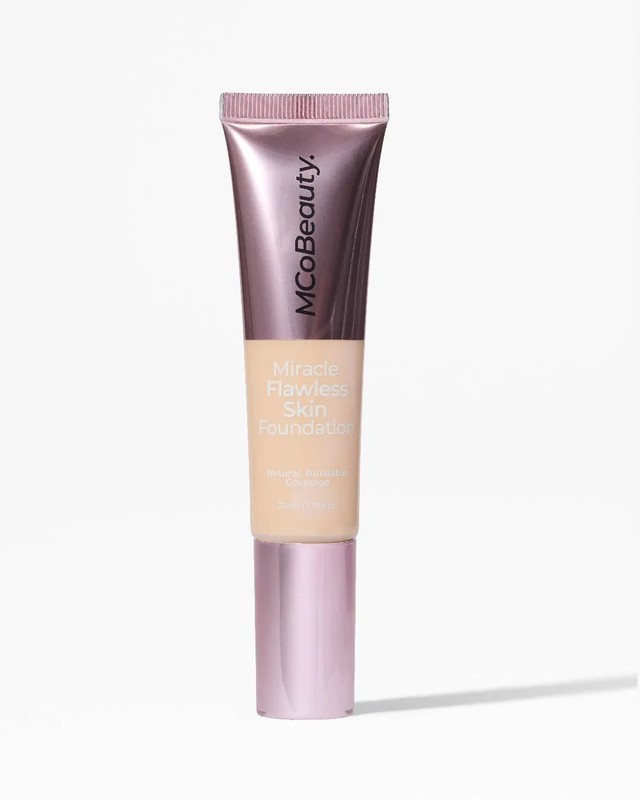 (CHOICE OF COLOR) MCO Miracle Flawless Skin Foundation Buildable Light Weight