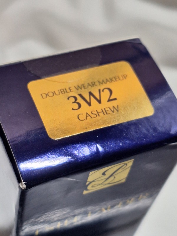 Est'ee Lauder Double Wear Stay in Place Liquid Makeup #3W2 Cashew gallery