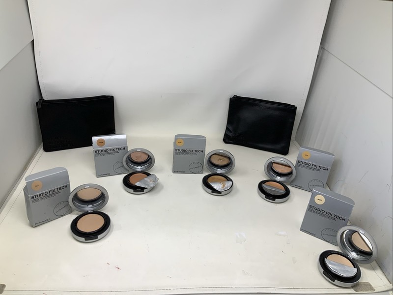 MAC Studio Fix Tech Foundation Lot of 7 Pieces Assorted Colors.