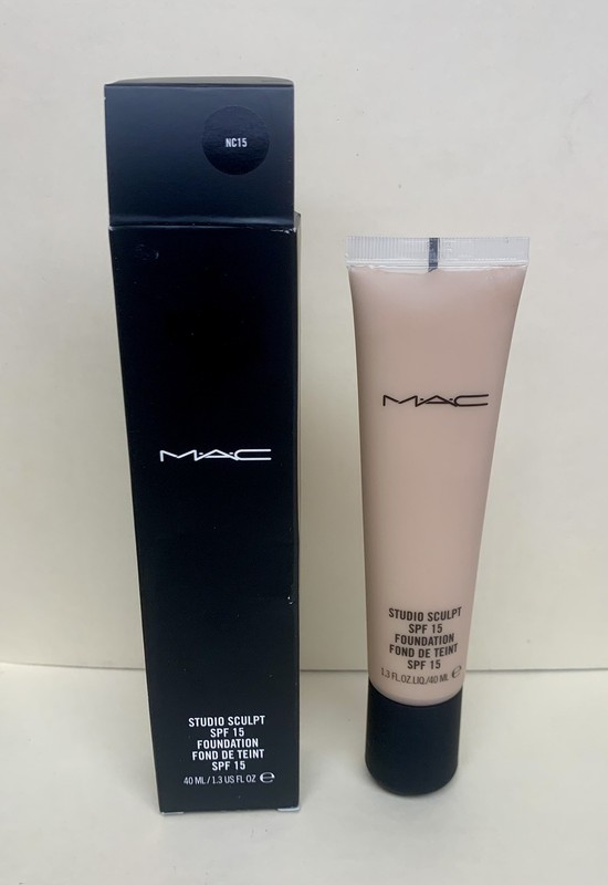 MAC Studio Sculpt Foundation SPF15 Shade NC15 Full Size 1.3oz / 40ml New In Box