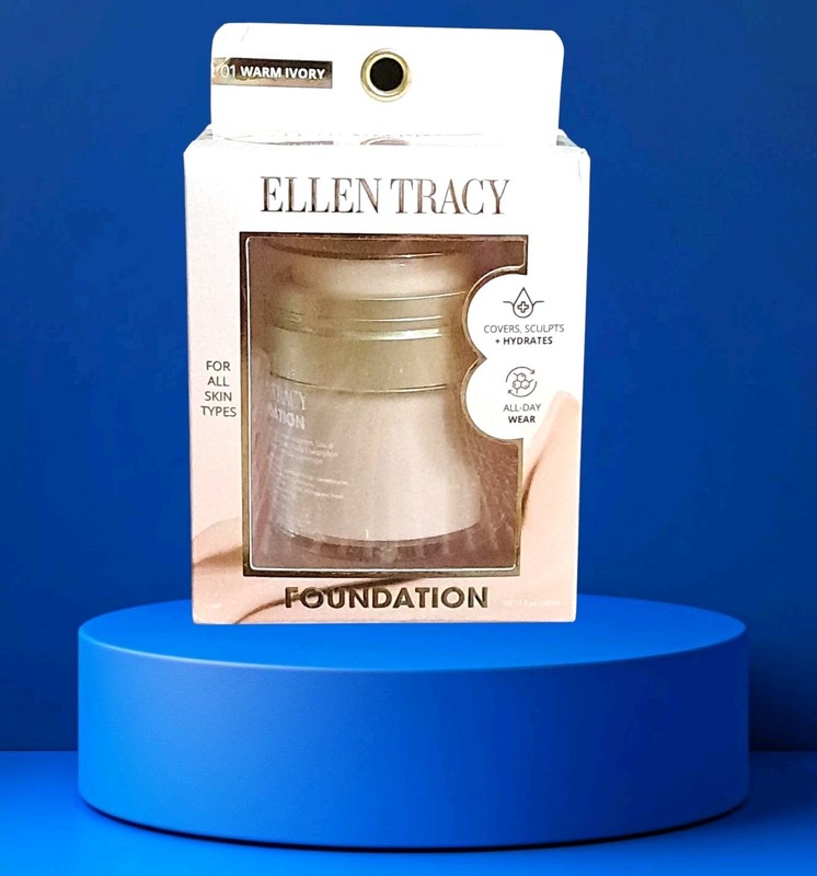 Ellen Tracy 01 Warm Ivory Foundation / Covers, Sculpts + Hydrates