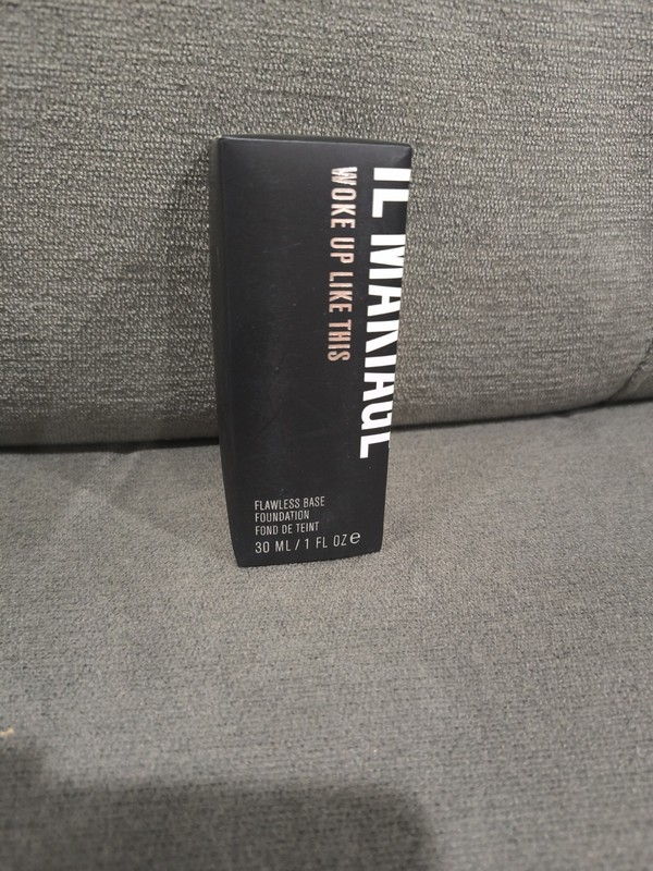 WOKE UP LIKE THIS FLAWLESS BASE FOUNDATION IL MAKIAGE 1oz.(Shade 20)~NEW