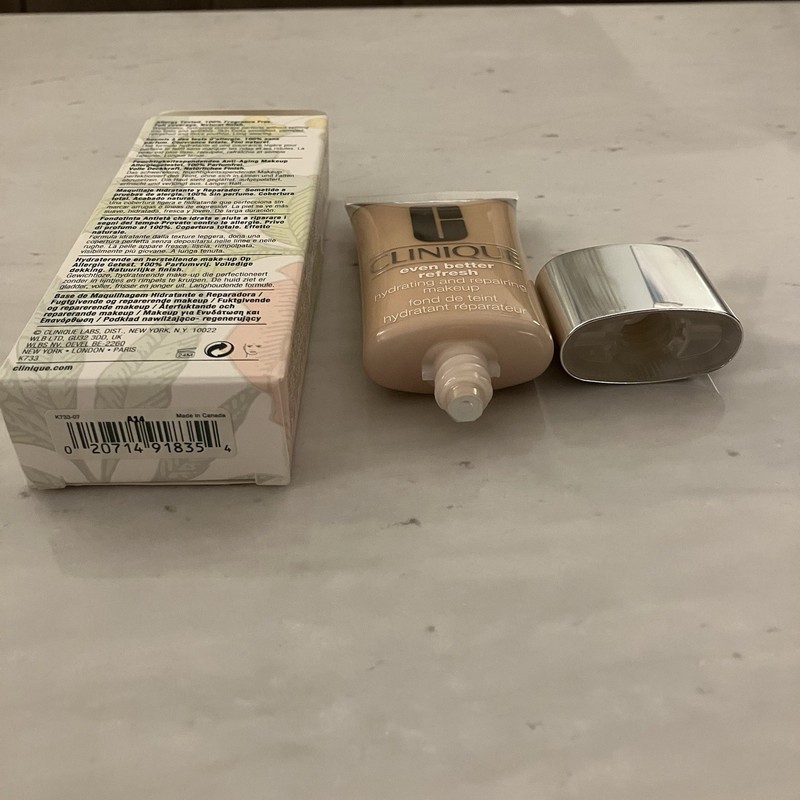 Clinique Even Better Refresh Hydrating Repairing Makeup CN 28 IVORY 1oz/30ml gallery