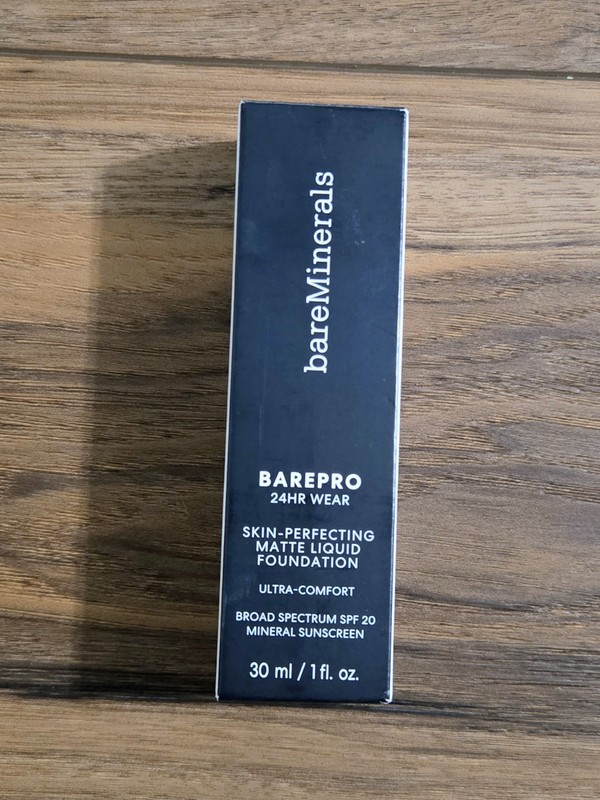 bareMinerals BAREPRO Skin-Perfecting MATTE Liquid Foundation Fair 10 Neutral
