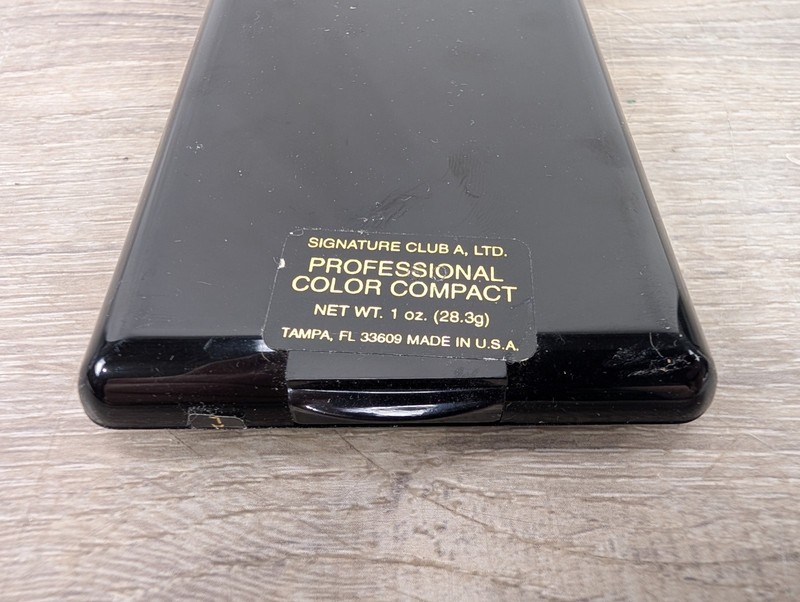 Signature Club A Professional Skin Compact Makeup Compact 1.4 Oz gallery
