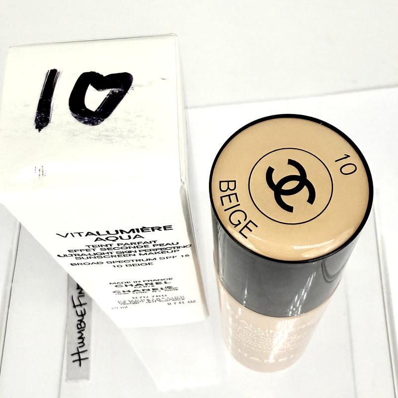 CHANEL Vitalumiere Aqua Skin Perfecting Makeup Foundation – PICK YOUR SHADE New