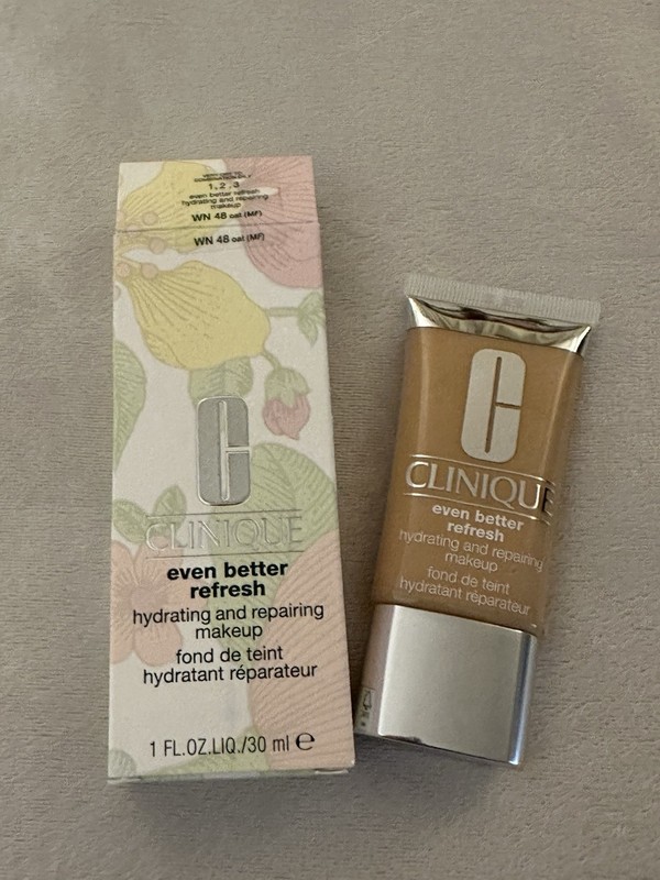 Clinique Even Better Refresh Hydrating and Repairing Makeup WN 48 Oat (MF) 1floz