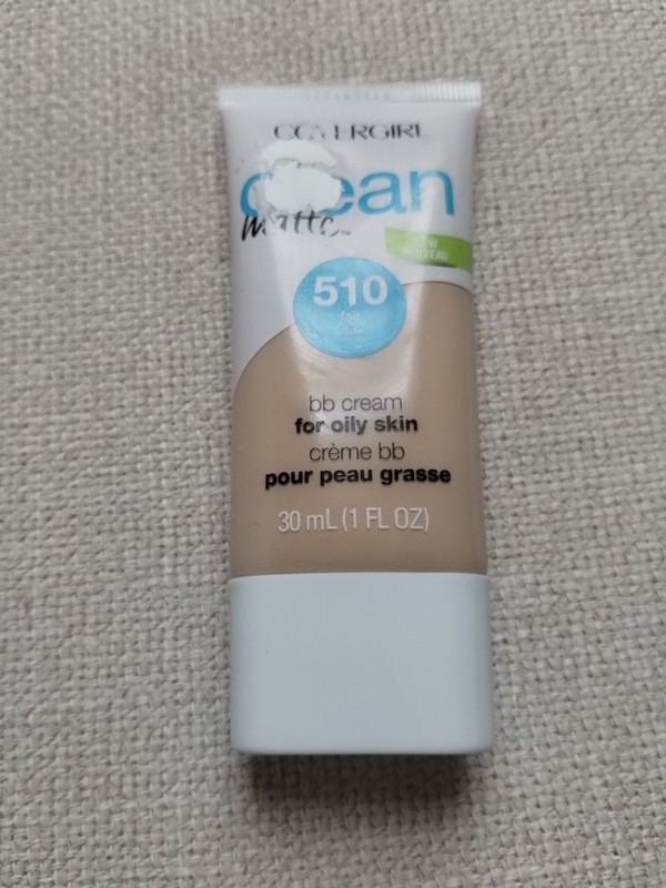 COVERGIRL Clean Matte BB cream For Oily Skin 510 New Fair