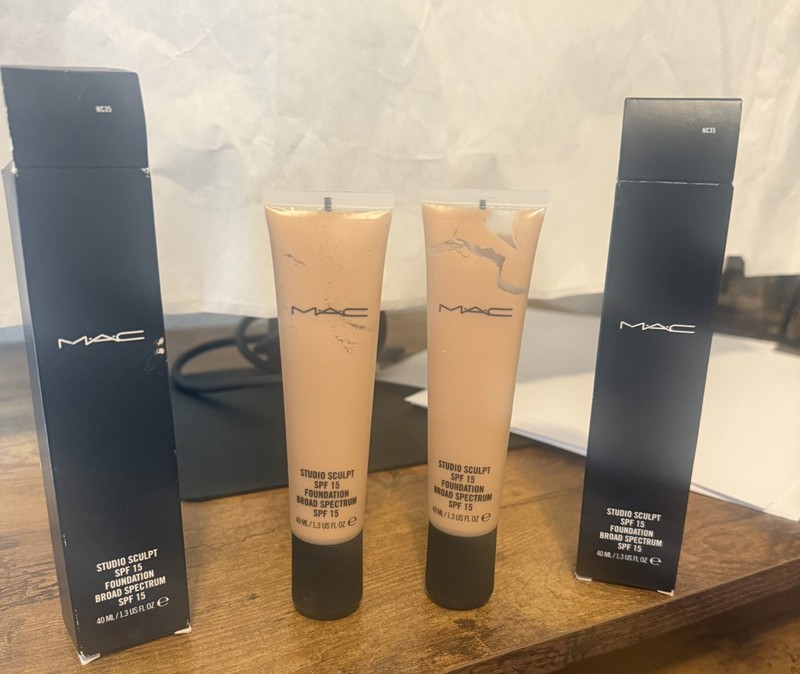 2 MAC Studio Sculpt Foundations SPF 15 Sunscreen NC25 40ml 1.3oz