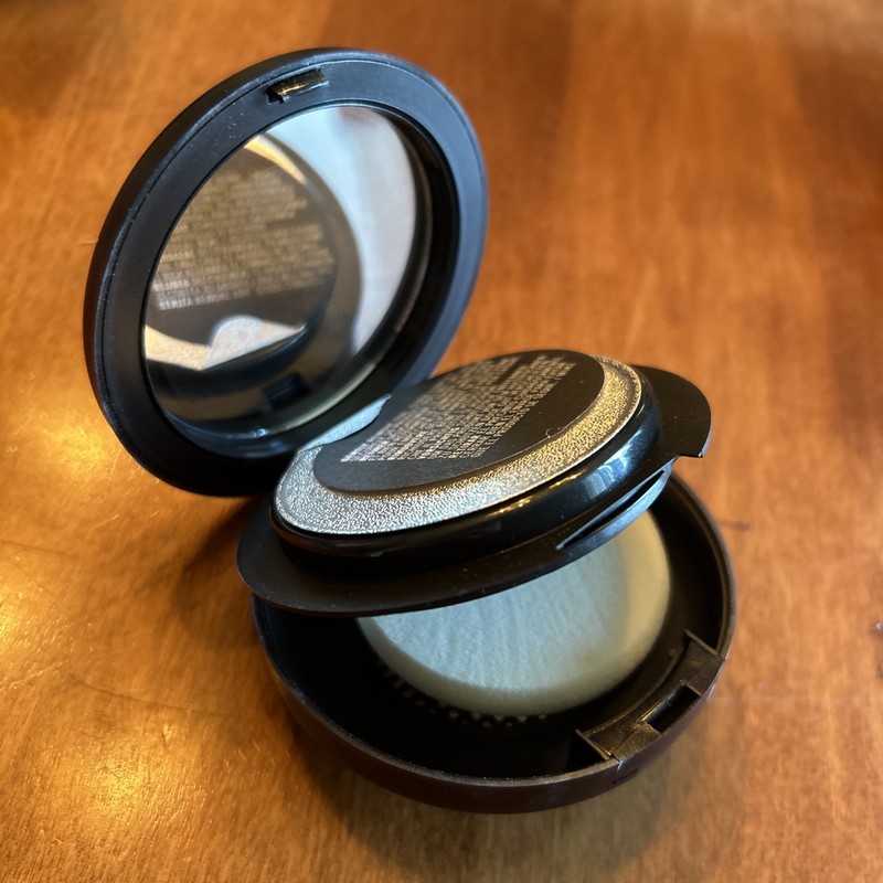 Mac Studio Tech Foundation 0.35 oz / 10 g ~ Shade NW30 ~ New Sealed gallery